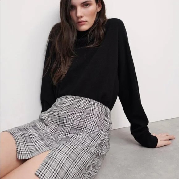 ZARA Plaid Mini Skirt (S) - Picture 2 of 11